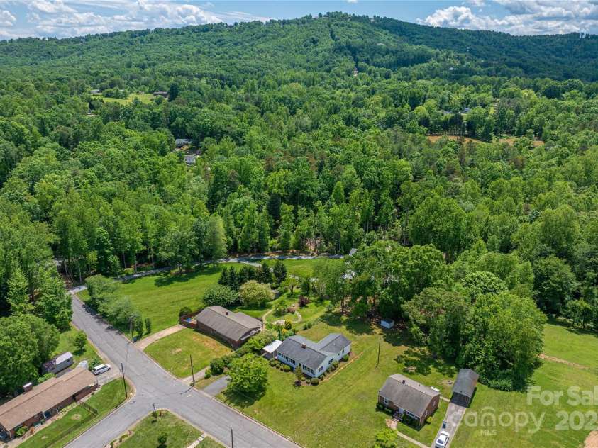417 Mountain View Avenue, Valdese, NC 28690.  MLS# CAR4255593, YatesRealty ID 15729. 