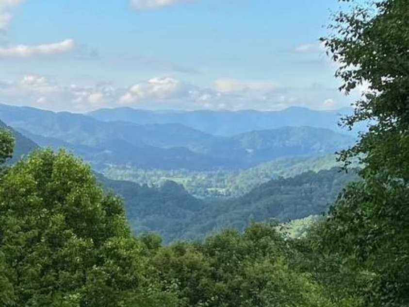 105 Dotsu Trail, Maggie Valley, NC 28751.  MLS# CAR4385443, YatesRealty ID 1573. 