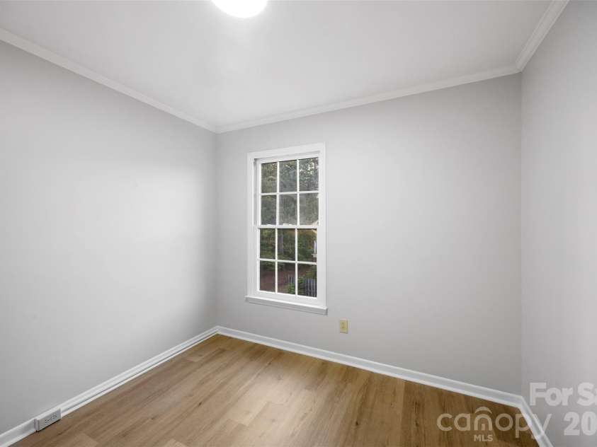 809 Jamestown Drive, Gastonia, NC 28056.  MLS# CAR4374027, YatesRealty ID 15730. 
