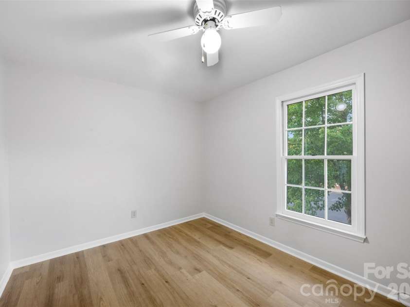 809 Jamestown Drive, Gastonia, NC 28056.  MLS# CAR4374027, YatesRealty ID 15730. 