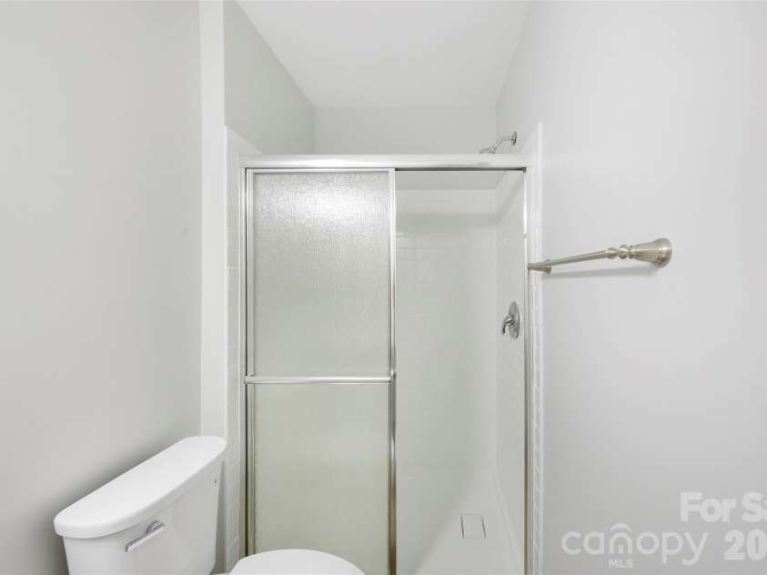 809 Jamestown Drive, Gastonia, NC 28056.  MLS# CAR4374027, YatesRealty ID 15730. 