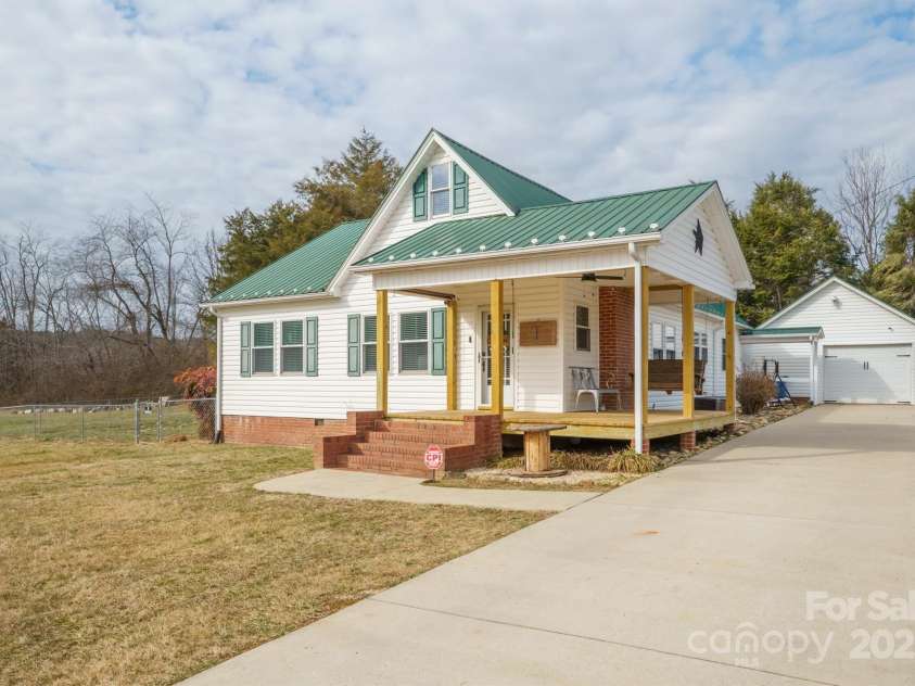 4039 Hartland Road, Lenoir, NC 28645.  MLS# CAR4252113, YatesRealty ID 15731. 