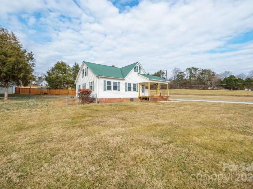 4039 Hartland Road, Lenoir, NC 28645.  MLS# CAR4252113, YatesRealty ID 15731. 