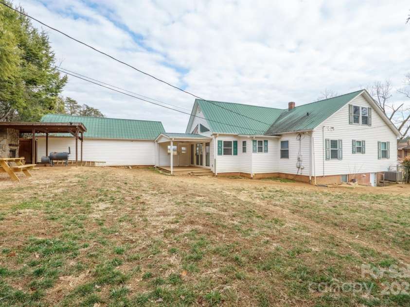 4039 Hartland Road, Lenoir, NC 28645.  MLS# CAR4252113, YatesRealty ID 15731. 