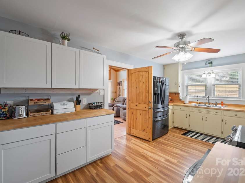 4039 Hartland Road, Lenoir, NC 28645.  MLS# CAR4252113, YatesRealty ID 15731. 