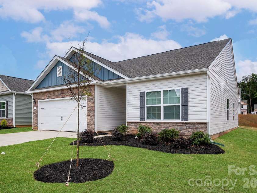 812 Willow Estates Drive, Shelby, NC 28150.  MLS# CAR4373988, YatesRealty ID 15732. 