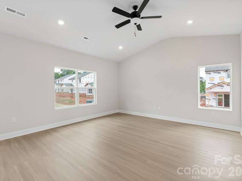 812 Willow Estates Drive, Shelby, NC 28150.  MLS# CAR4373988, YatesRealty ID 15732. 