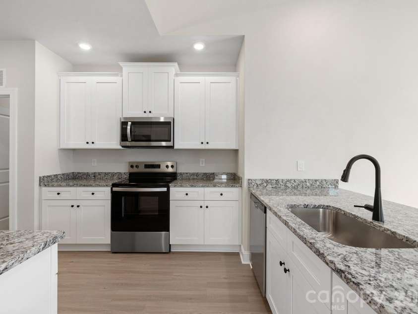 812 Willow Estates Drive, Shelby, NC 28150.  MLS# CAR4373988, YatesRealty ID 15732. 