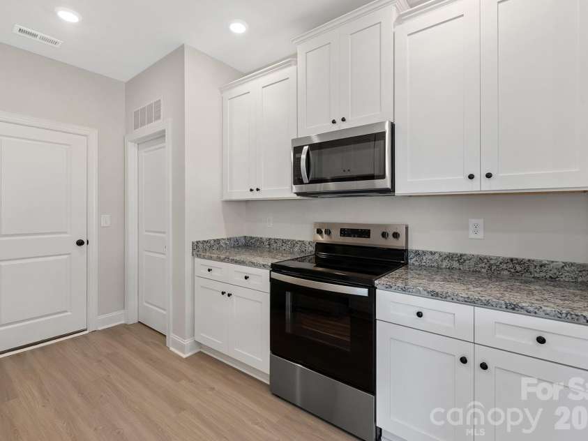 812 Willow Estates Drive, Shelby, NC 28150.  MLS# CAR4373988, YatesRealty ID 15732. 