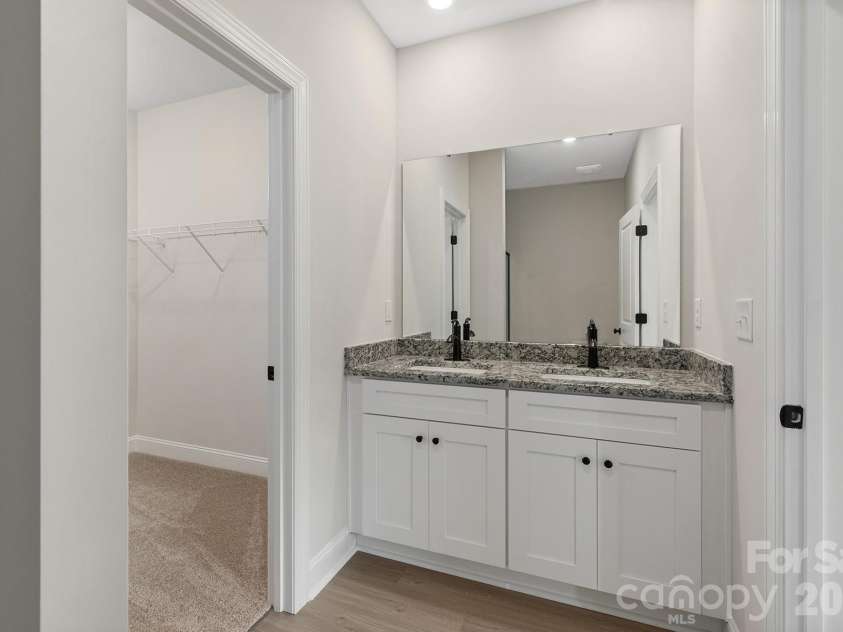 812 Willow Estates Drive, Shelby, NC 28150.  MLS# CAR4373988, YatesRealty ID 15732. 