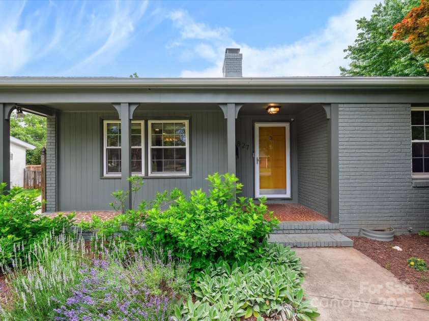 827 Fairbanks Road, Charlotte, NC 28210.  MLS# CAR4260637, YatesRealty ID 15733. 
