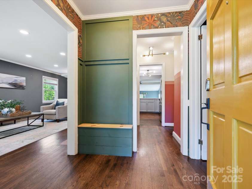 827 Fairbanks Road, Charlotte, NC 28210.  MLS# CAR4260637, YatesRealty ID 15733. 