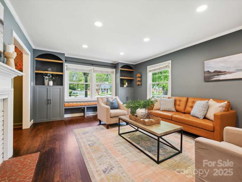 827 Fairbanks Road, Charlotte, NC 28210.  MLS# CAR4260637, YatesRealty ID 15733. 