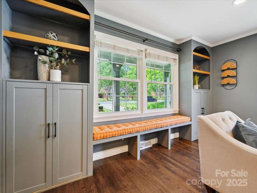 827 Fairbanks Road, Charlotte, NC 28210.  MLS# CAR4260637, YatesRealty ID 15733. 