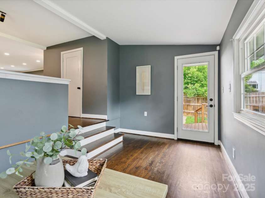 827 Fairbanks Road, Charlotte, NC 28210.  MLS# CAR4260637, YatesRealty ID 15733. 