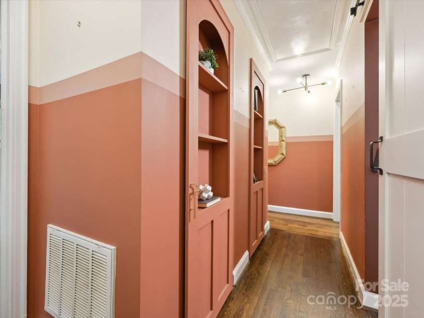 827 Fairbanks Road, Charlotte, NC 28210.  MLS# CAR4260637, YatesRealty ID 15733. 