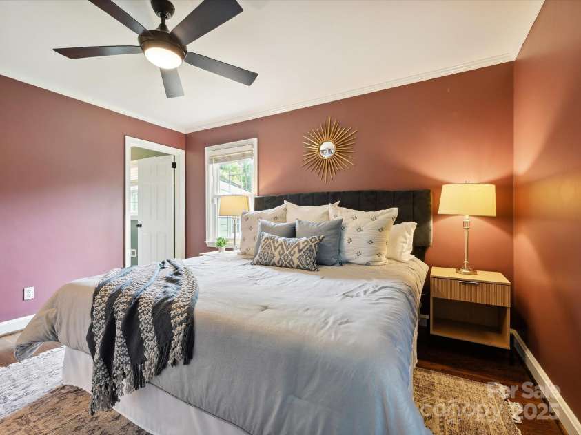 827 Fairbanks Road, Charlotte, NC 28210.  MLS# CAR4260637, YatesRealty ID 15733. 