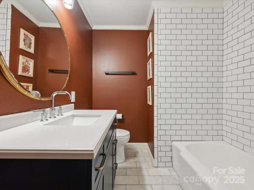 827 Fairbanks Road, Charlotte, NC 28210.  MLS# CAR4260637, YatesRealty ID 15733. 