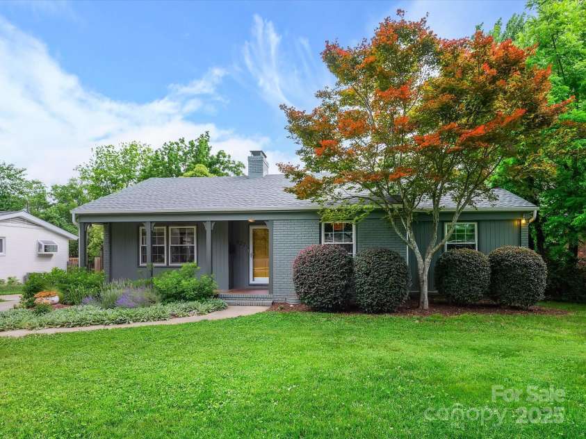 827 Fairbanks Road, Charlotte, NC 28210.  MLS# CAR4260637, YatesRealty ID 15733. 