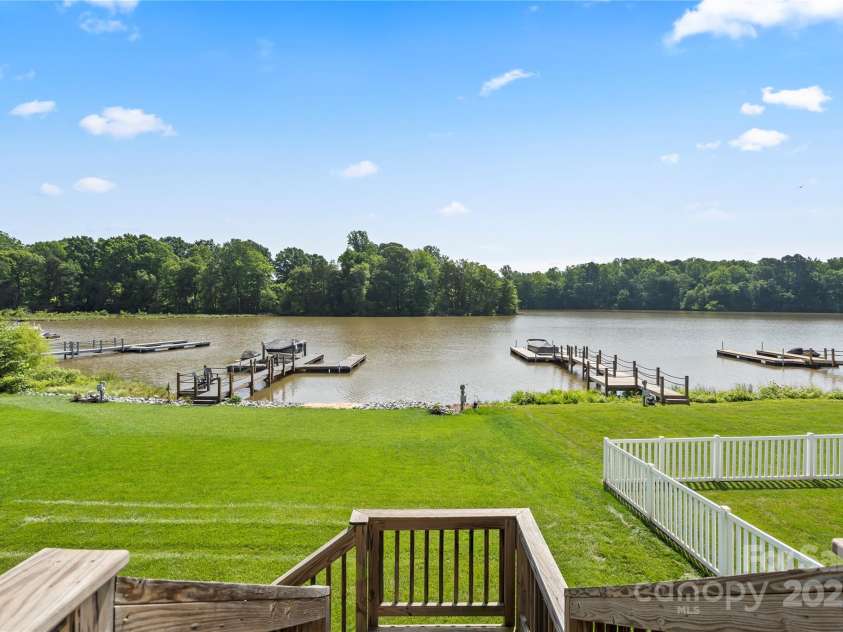 136 Preston Road, Mooresville, NC 28117.  MLS# CAR4257525, YatesRealty ID 15734. 