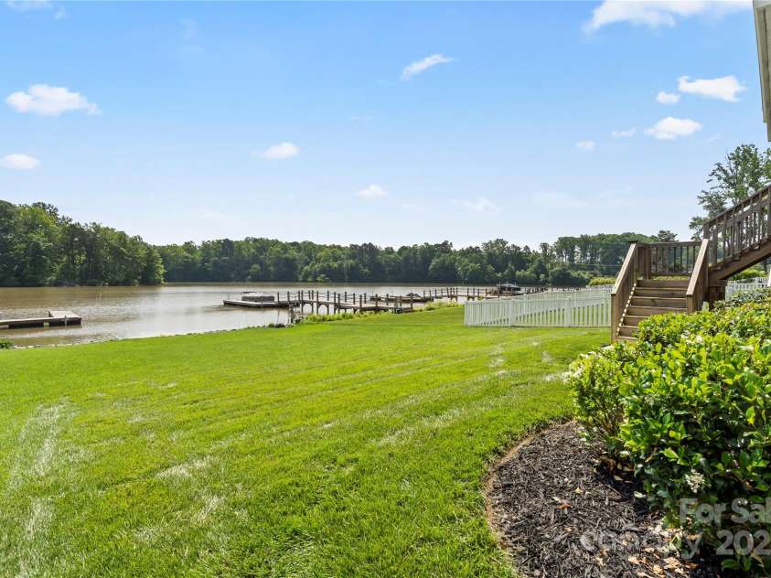 136 Preston Road, Mooresville, NC 28117.  MLS# CAR4257525, YatesRealty ID 15734. 