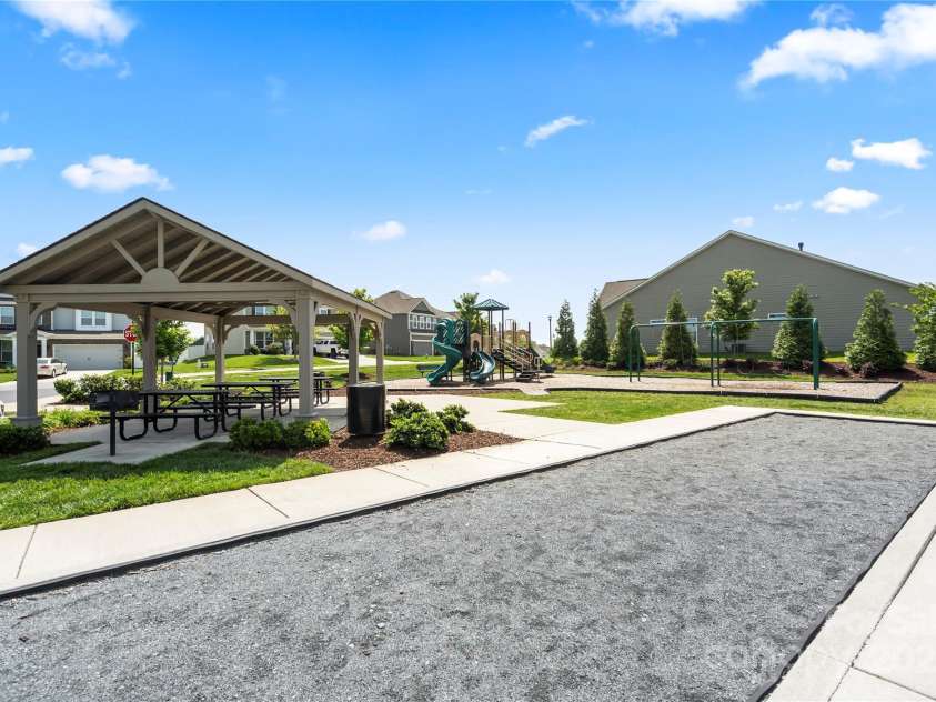 136 Preston Road, Mooresville, NC 28117.  MLS# CAR4257525, YatesRealty ID 15734. 