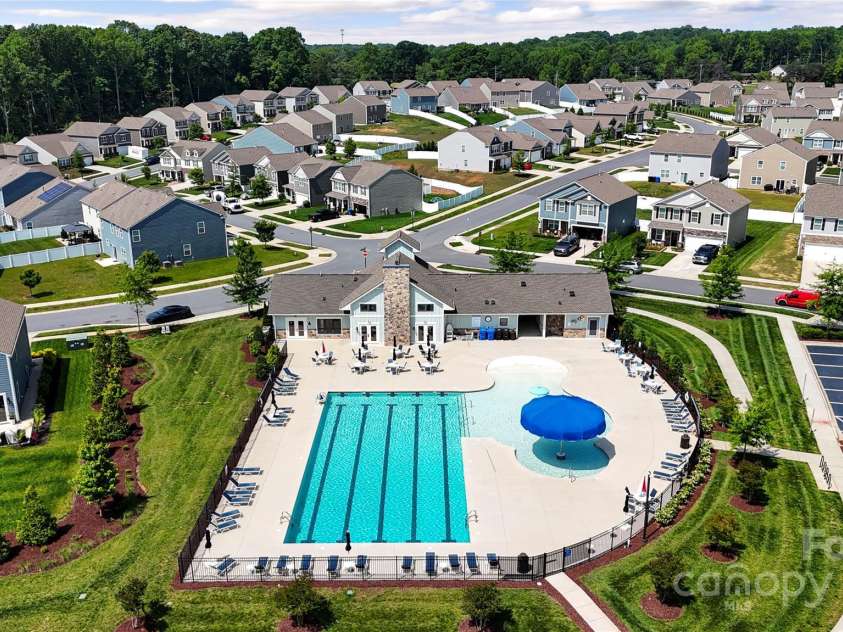 136 Preston Road, Mooresville, NC 28117.  MLS# CAR4257525, YatesRealty ID 15734. 