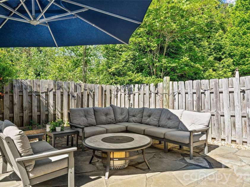 1531 Tippah Park Court, Charlotte, NC 28205.  MLS# CAR4364940, YatesRealty ID 15736. 