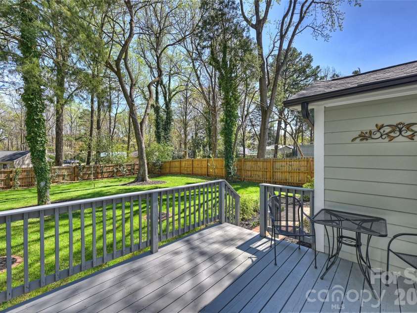 3724 Cobbleridge Drive, Charlotte, NC 28215.  MLS# CAR4362889, YatesRealty ID 15737. Deck