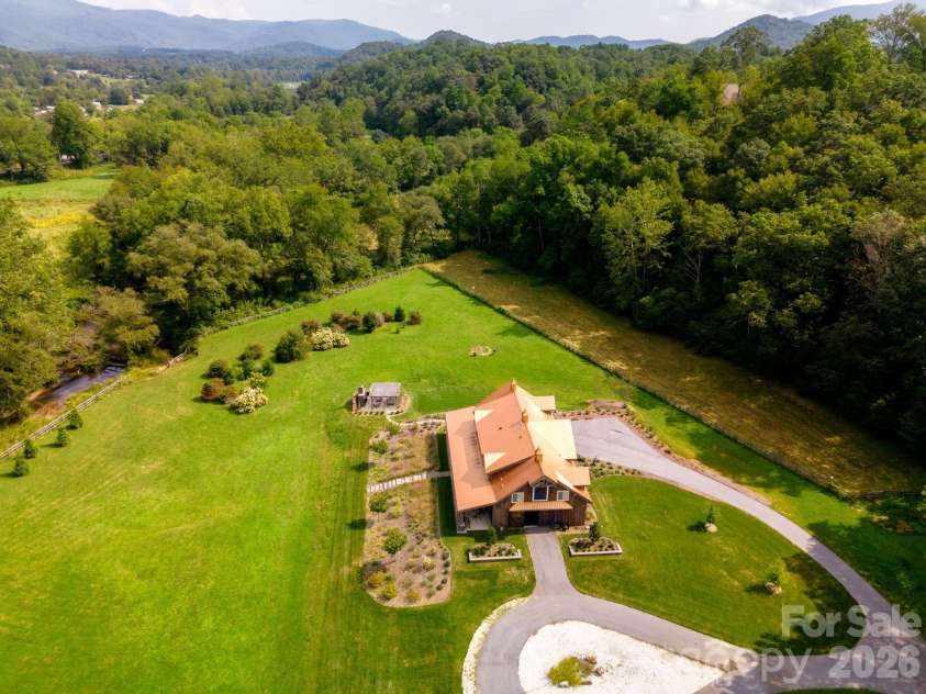 20 Waterford Lakes Drive, Fletcher, NC 28732.  MLS# CAR4361440, YatesRealty ID 15738. 
