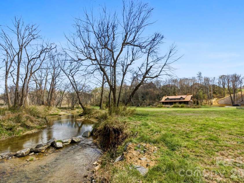 20 Waterford Lakes Drive, Fletcher, NC 28732.  MLS# CAR4361440, YatesRealty ID 15738. 