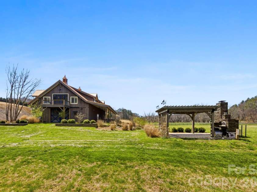 20 Waterford Lakes Drive, Fletcher, NC 28732.  MLS# CAR4361440, YatesRealty ID 15738. 