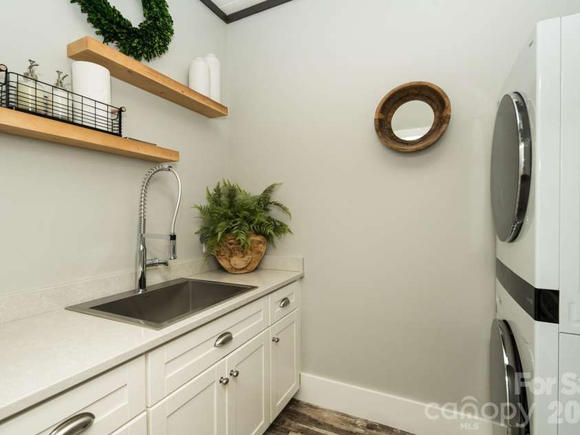 20 Waterford Lakes Drive, Fletcher, NC 28732.  MLS# CAR4361440, YatesRealty ID 15738. 