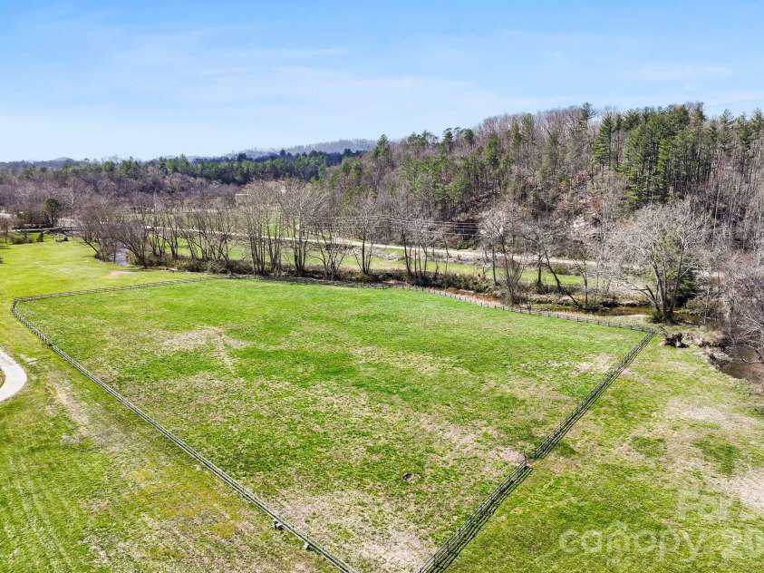 20 Waterford Lakes Drive, Fletcher, NC 28732.  MLS# CAR4361440, YatesRealty ID 15738. 