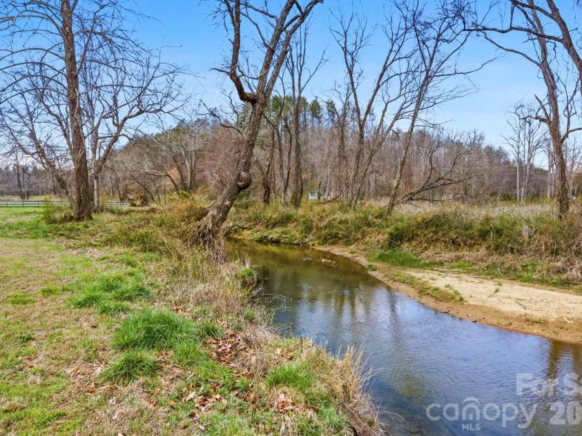 20 Waterford Lakes Drive, Fletcher, NC 28732.  MLS# CAR4361440, YatesRealty ID 15738. 