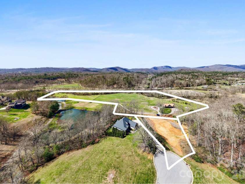 20 Waterford Lakes Drive, Fletcher, NC 28732.  MLS# CAR4361440, YatesRealty ID 15738. 