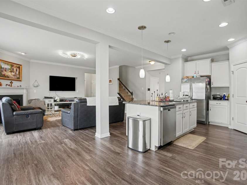 10916 Tower Oak Drive, Charlotte, NC 28269.  MLS# CAR4352118, YatesRealty ID 15739. 