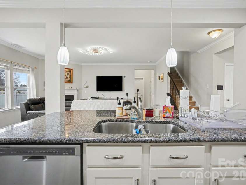 10916 Tower Oak Drive, Charlotte, NC 28269.  MLS# CAR4352118, YatesRealty ID 15739. 