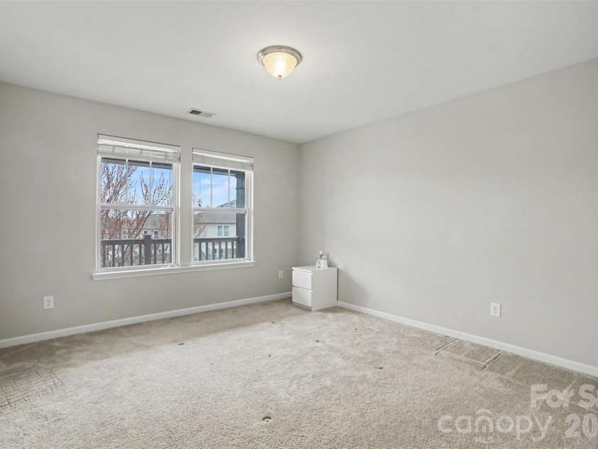 10916 Tower Oak Drive, Charlotte, NC 28269.  MLS# CAR4352118, YatesRealty ID 15739. 