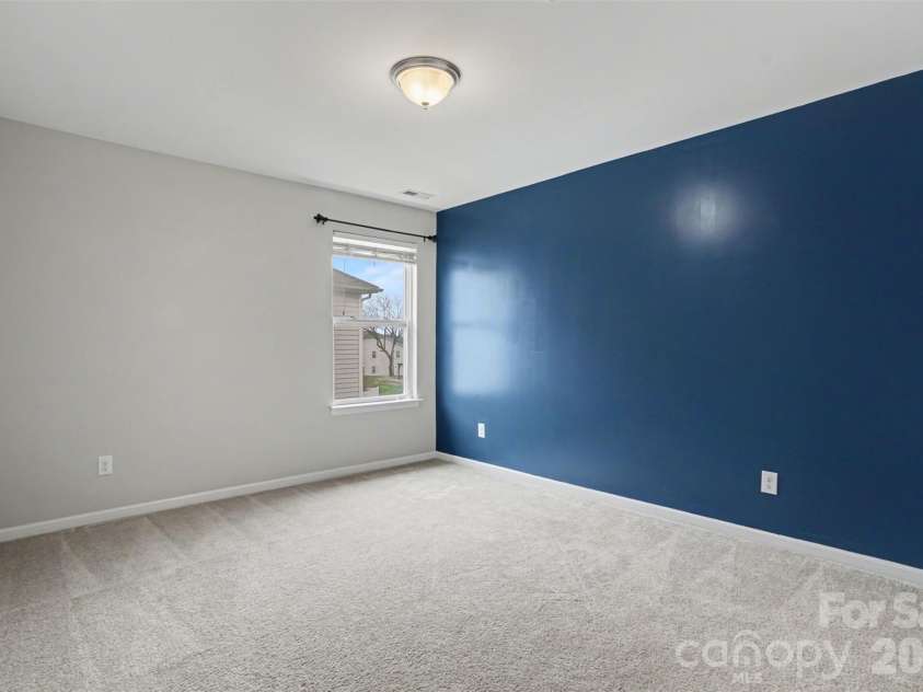 10916 Tower Oak Drive, Charlotte, NC 28269.  MLS# CAR4352118, YatesRealty ID 15739. 