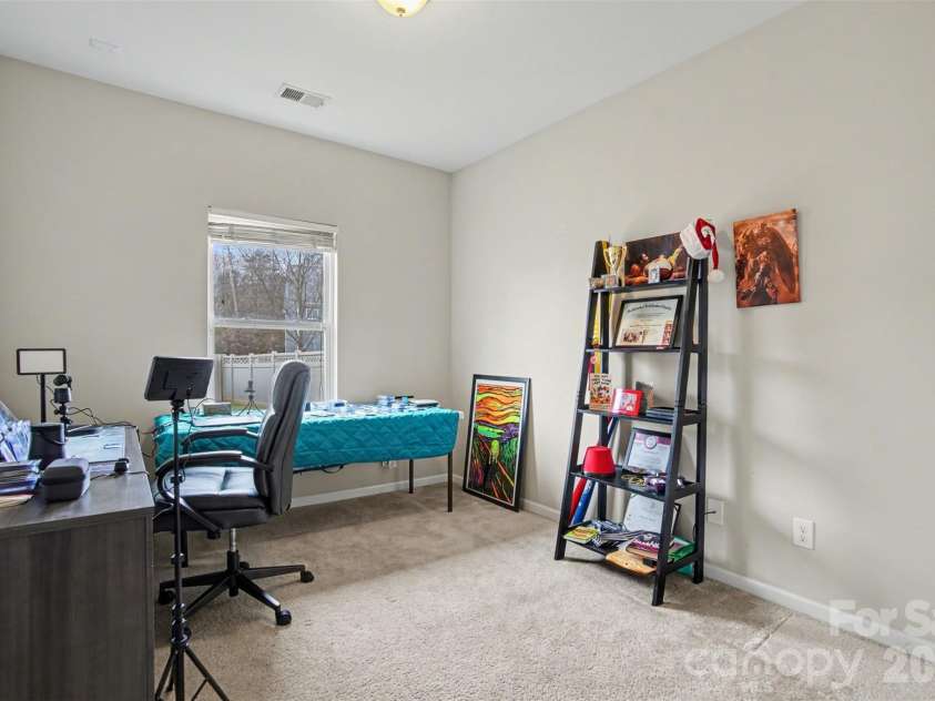 10916 Tower Oak Drive, Charlotte, NC 28269.  MLS# CAR4352118, YatesRealty ID 15739. 