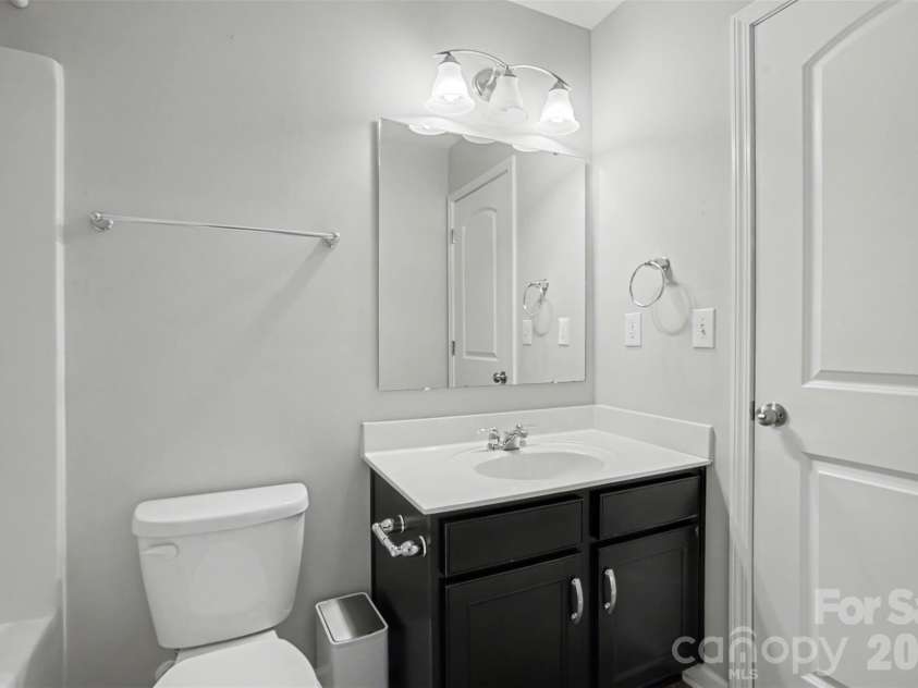 10916 Tower Oak Drive, Charlotte, NC 28269.  MLS# CAR4352118, YatesRealty ID 15739. 