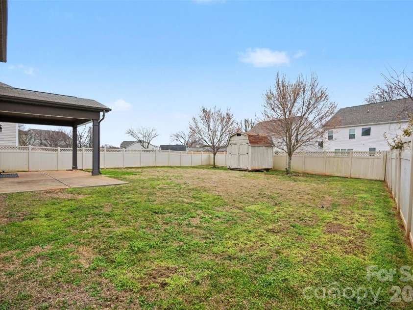 10916 Tower Oak Drive, Charlotte, NC 28269.  MLS# CAR4352118, YatesRealty ID 15739. 