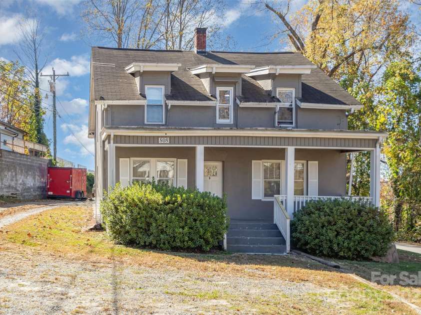 808 Harrisburg Drive, Lenoir, NC 28645.  MLS# CAR4319320, YatesRealty ID 1574. 