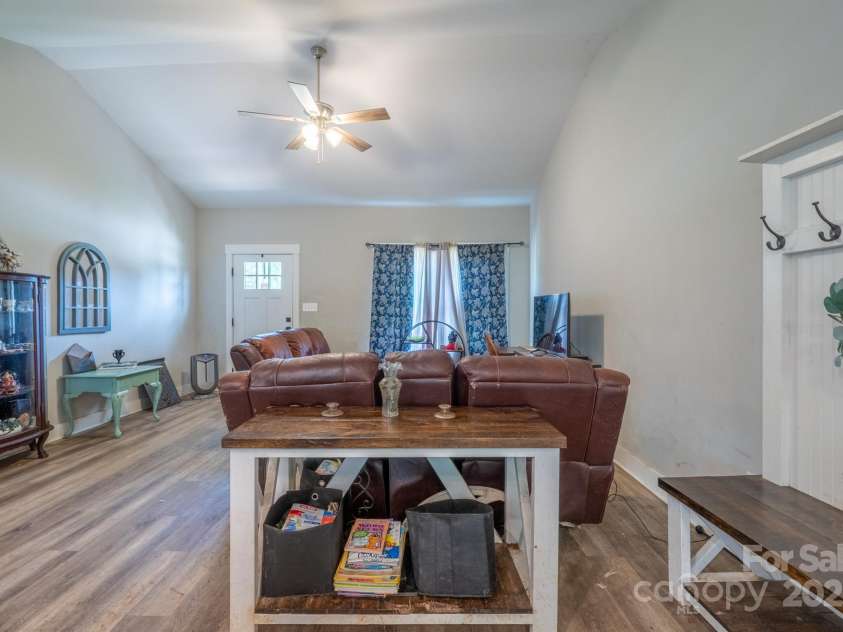 1700 Ivey Court, Maiden, NC 28650.  MLS# CAR4234584, YatesRealty ID 15740. 