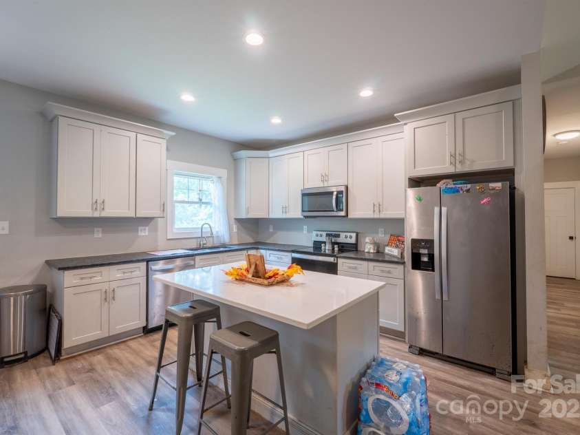 1700 Ivey Court, Maiden, NC 28650.  MLS# CAR4234584, YatesRealty ID 15740. 