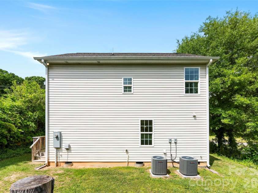 1511 Hollyleaf Avenue, Gastonia, NC 28052.  MLS# CAR4370488, YatesRealty ID 15741. 