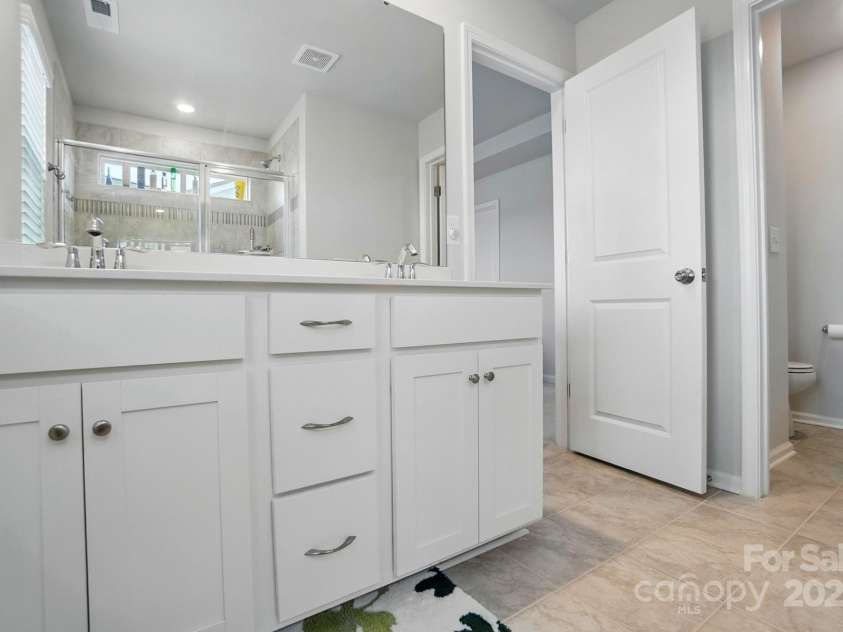 6037 Chelsea Oaks Ridge, Tega Cay, SC 29708.  MLS# CAR4258729, YatesRealty ID 15742. 