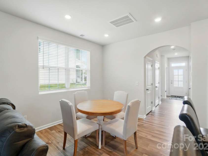 6037 Chelsea Oaks Ridge, Tega Cay, SC 29708.  MLS# CAR4258729, YatesRealty ID 15742. Dining Area