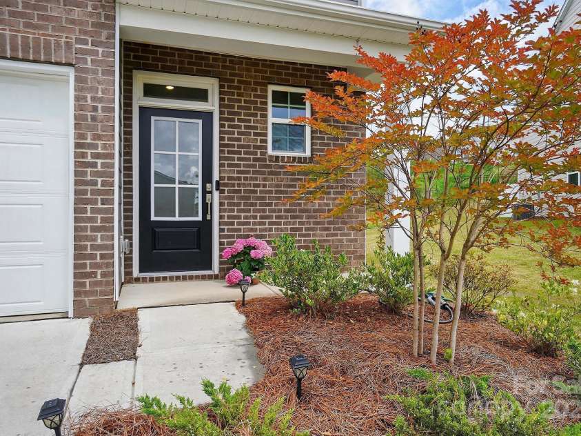 6037 Chelsea Oaks Ridge, Tega Cay, SC 29708.  MLS# CAR4258729, YatesRealty ID 15742. Windhaven in Tega Cay